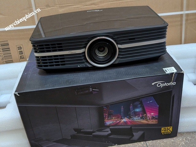 may_chieu_optoma_uhd65_cu_like_new